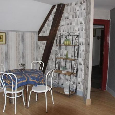 Suite Dans Les Dependances Du Chateau Agonges Exterior foto