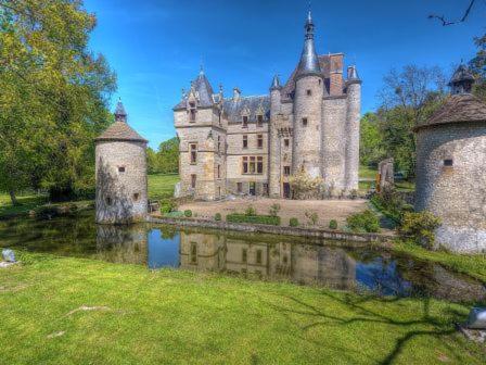 Suite Dans Les Dependances Du Chateau Agonges Exterior foto